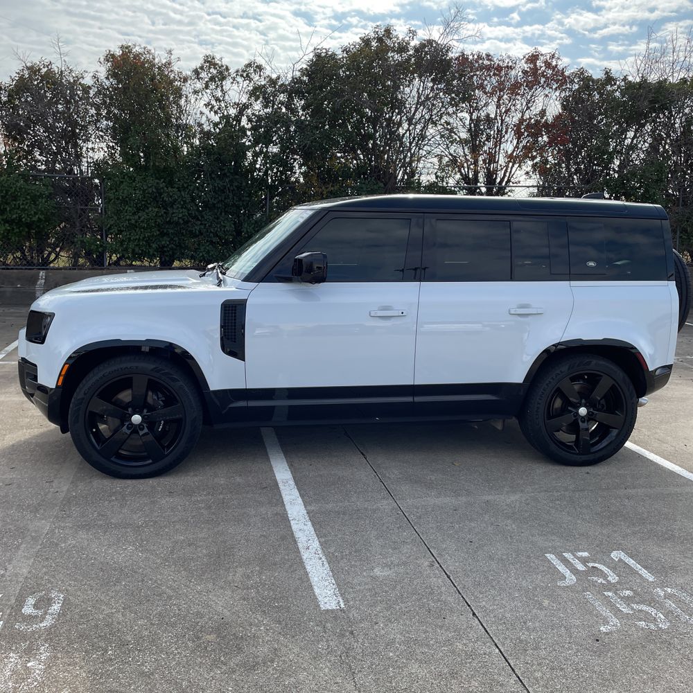 2023 Land Rover Defender 110 V8