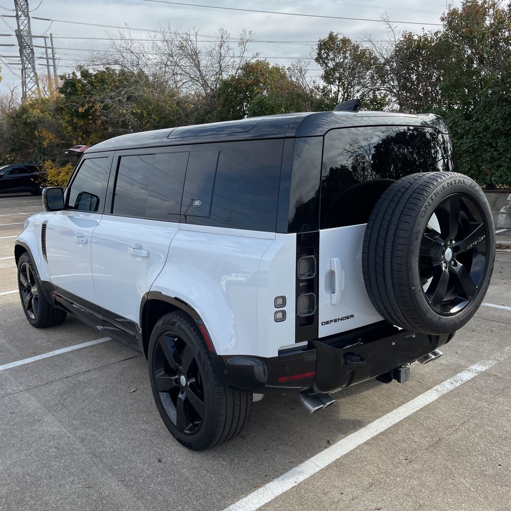 2023 Land Rover Defender 110 V8