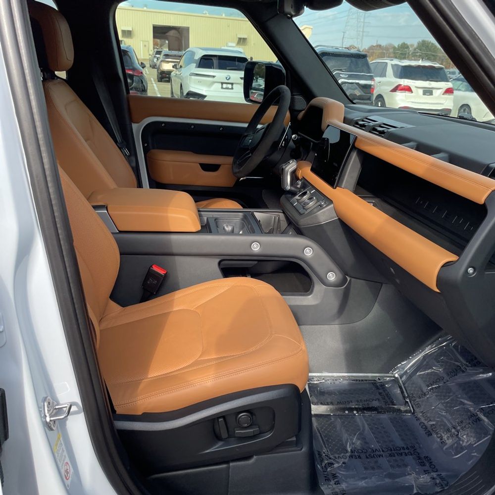 2023 Land Rover Defender 110 V8