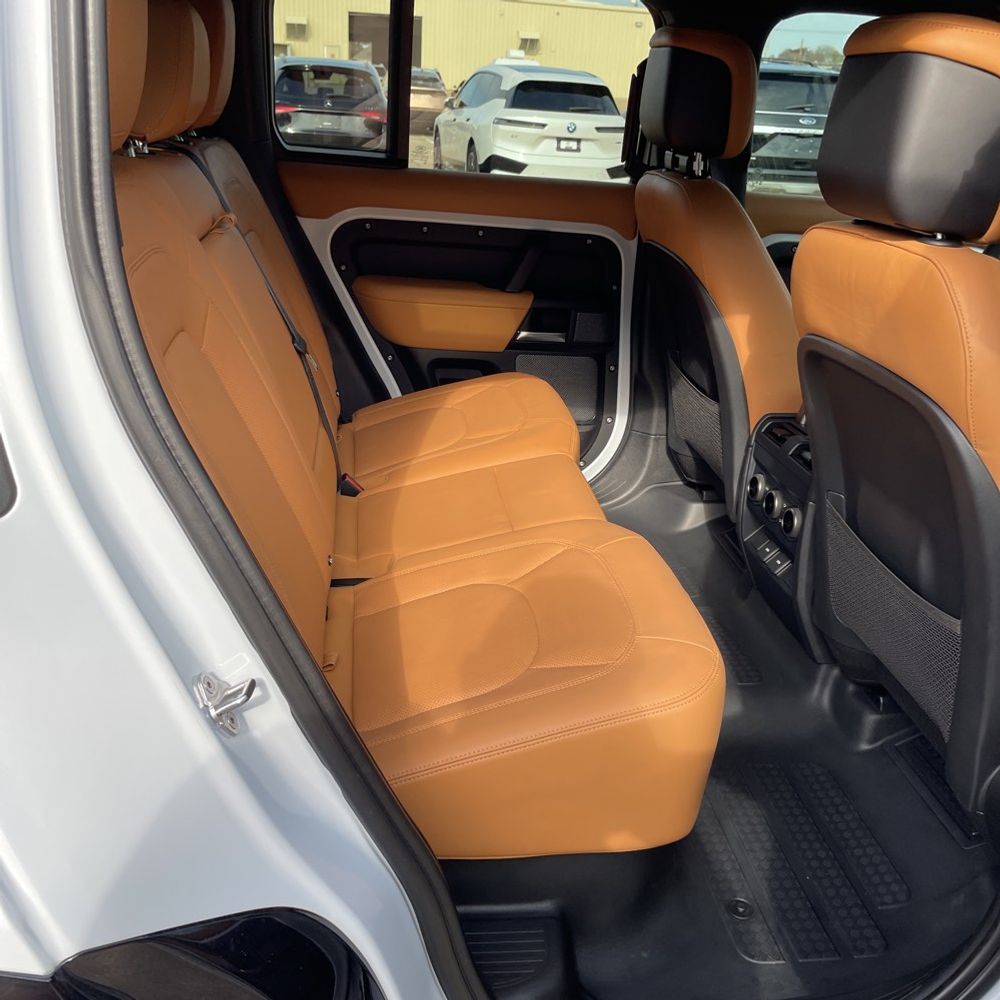 2023 Land Rover Defender 110 V8
