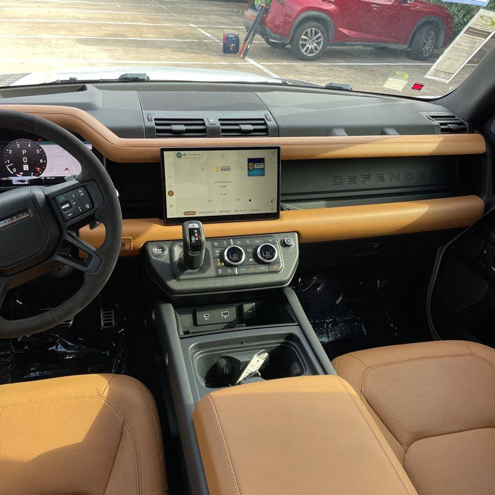 2023 Land Rover Defender 110 V8