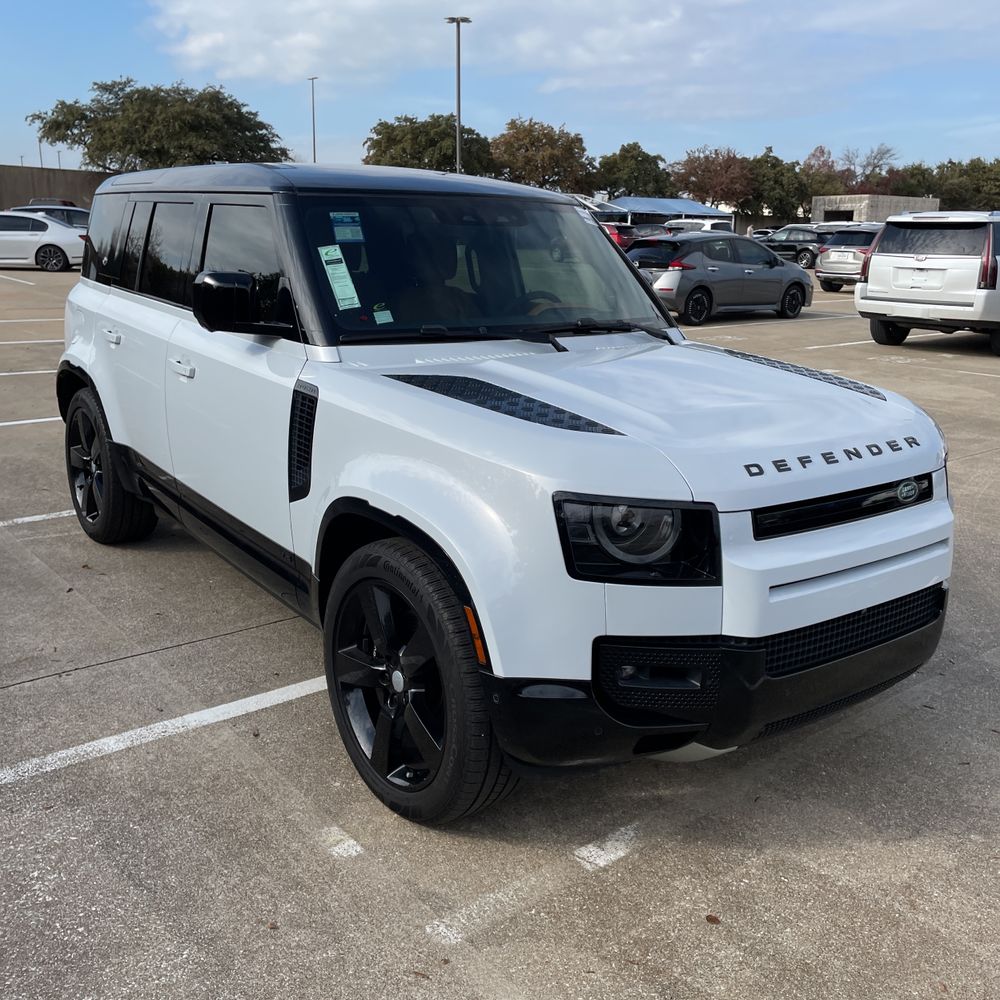 2023 Land Rover Defender 110 V8