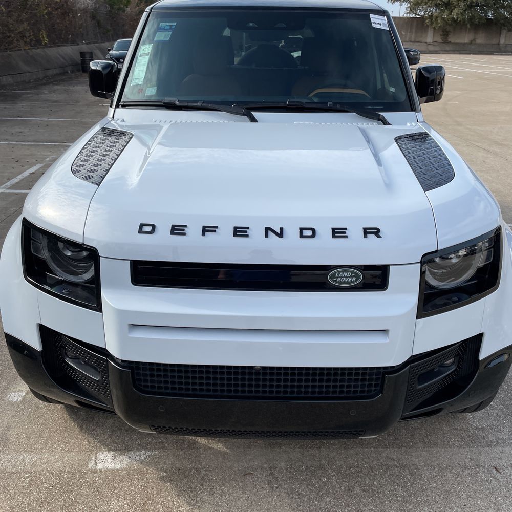 2023 Land Rover Defender 110 V8