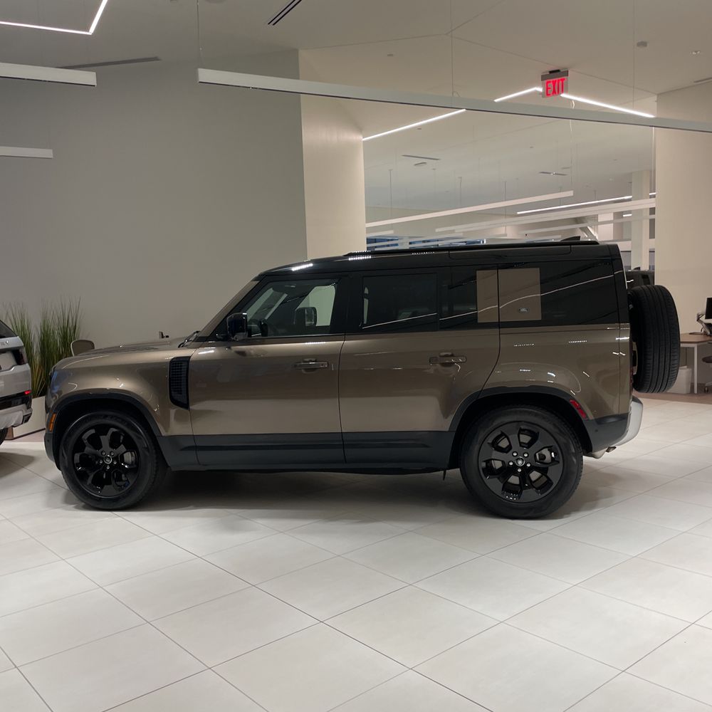 2024 Land Rover Defender 110 P400 S