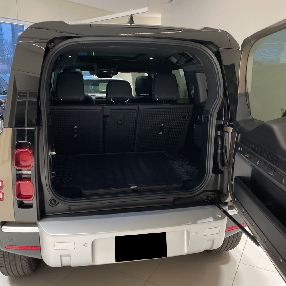 2024 Land Rover Defender 110 P400 S