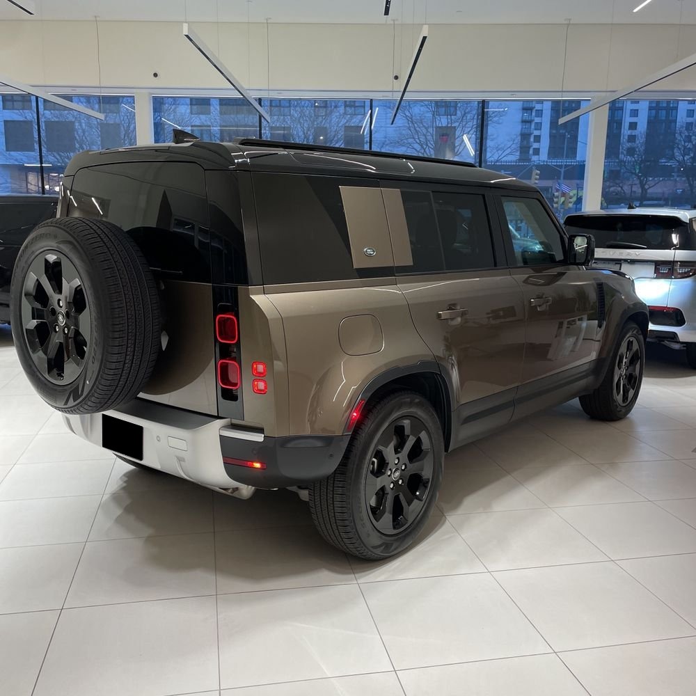 2024 Land Rover Defender 110 P400 S