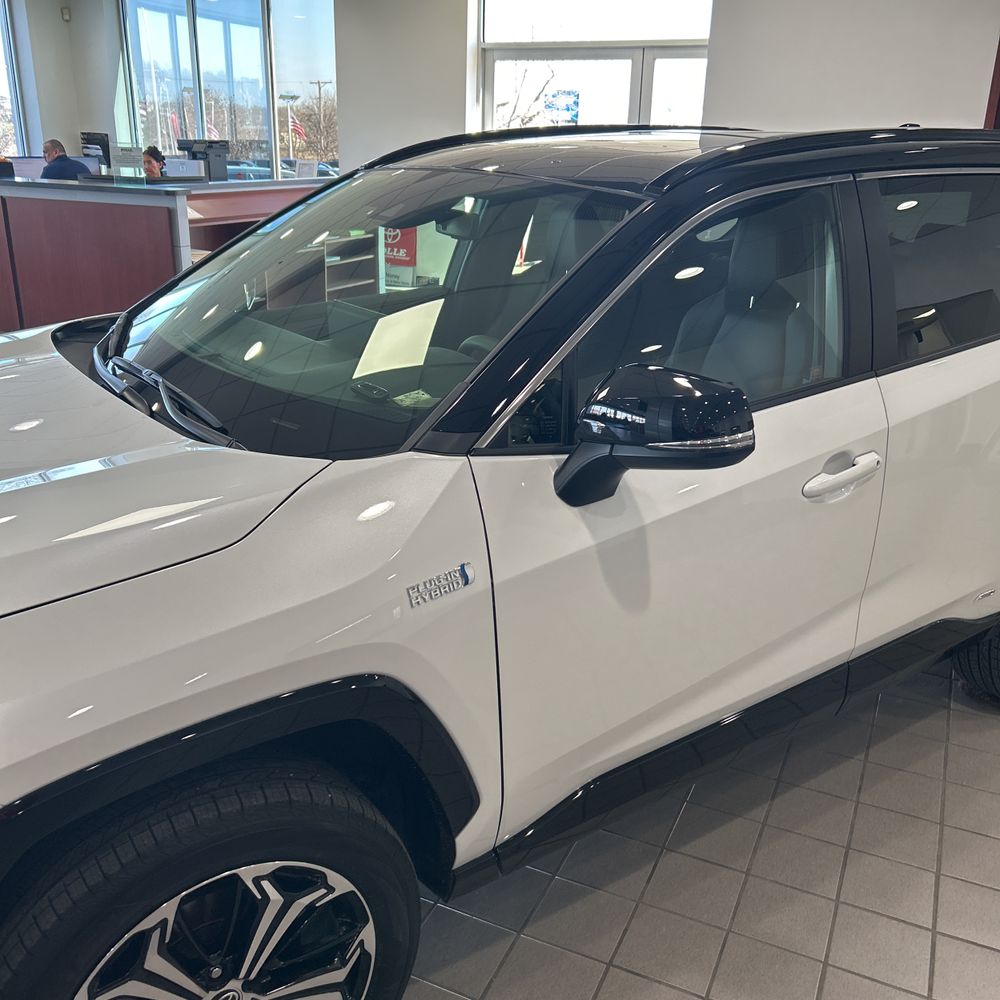 2024 Toyota RAV4 Prime XSE