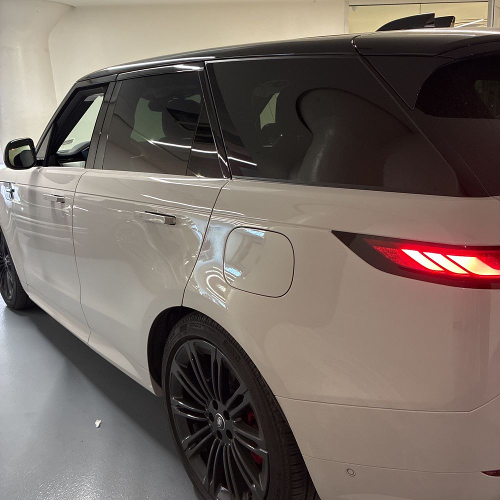 2025 Land Rover Range Rover Sport P460e Dynamic SE