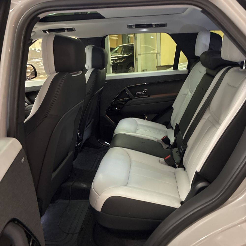2025 Land Rover Range Rover Sport P460e Dynamic SE