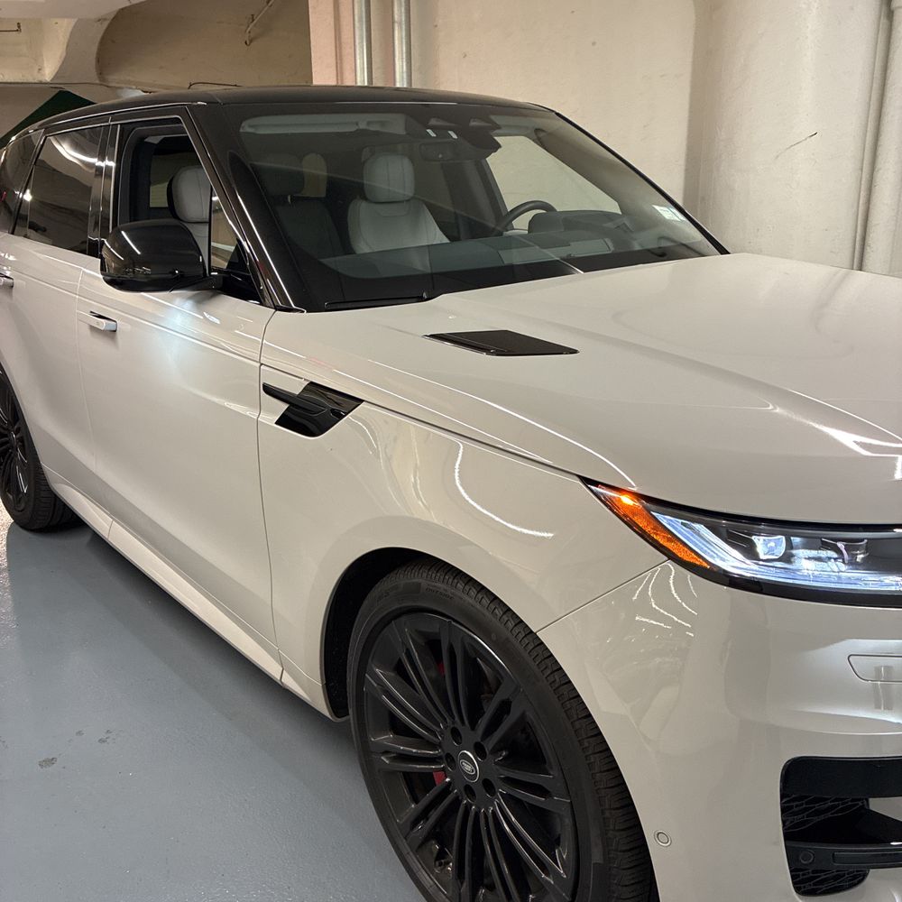 2025 Land Rover Range Rover Sport P460e Dynamic SE