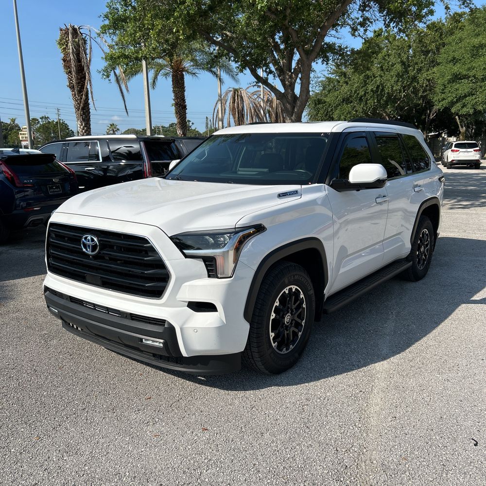 2024 Toyota Sequoia SR5