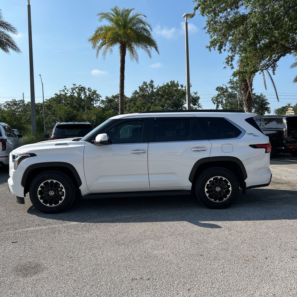 2024 Toyota Sequoia SR5
