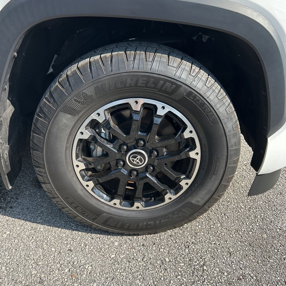 2024 Toyota Sequoia SR5