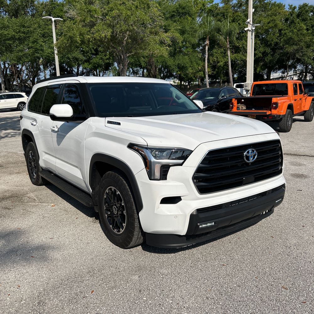 2024 Toyota Sequoia SR5