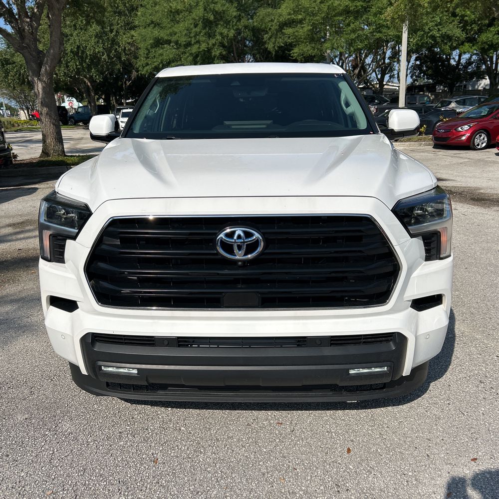 2024 Toyota Sequoia SR5