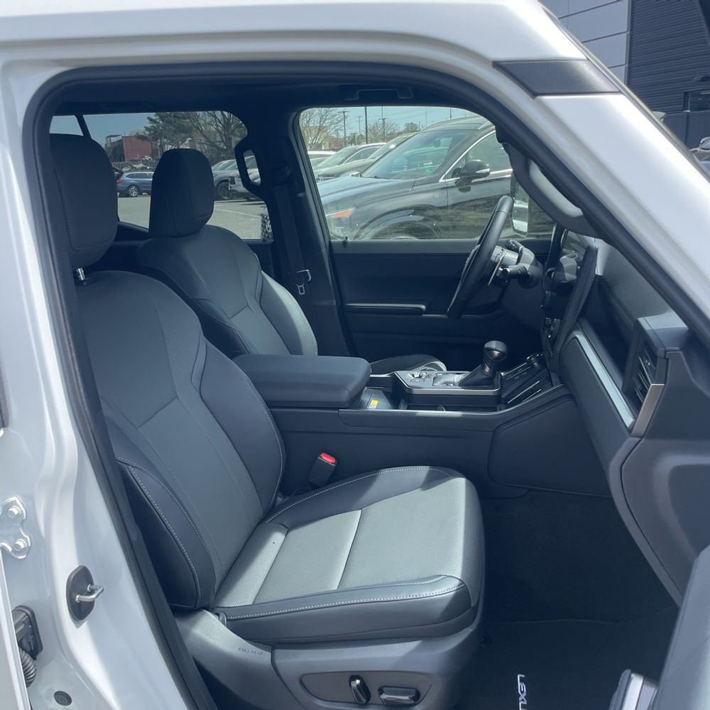2025 Lexus GX 550 Premium