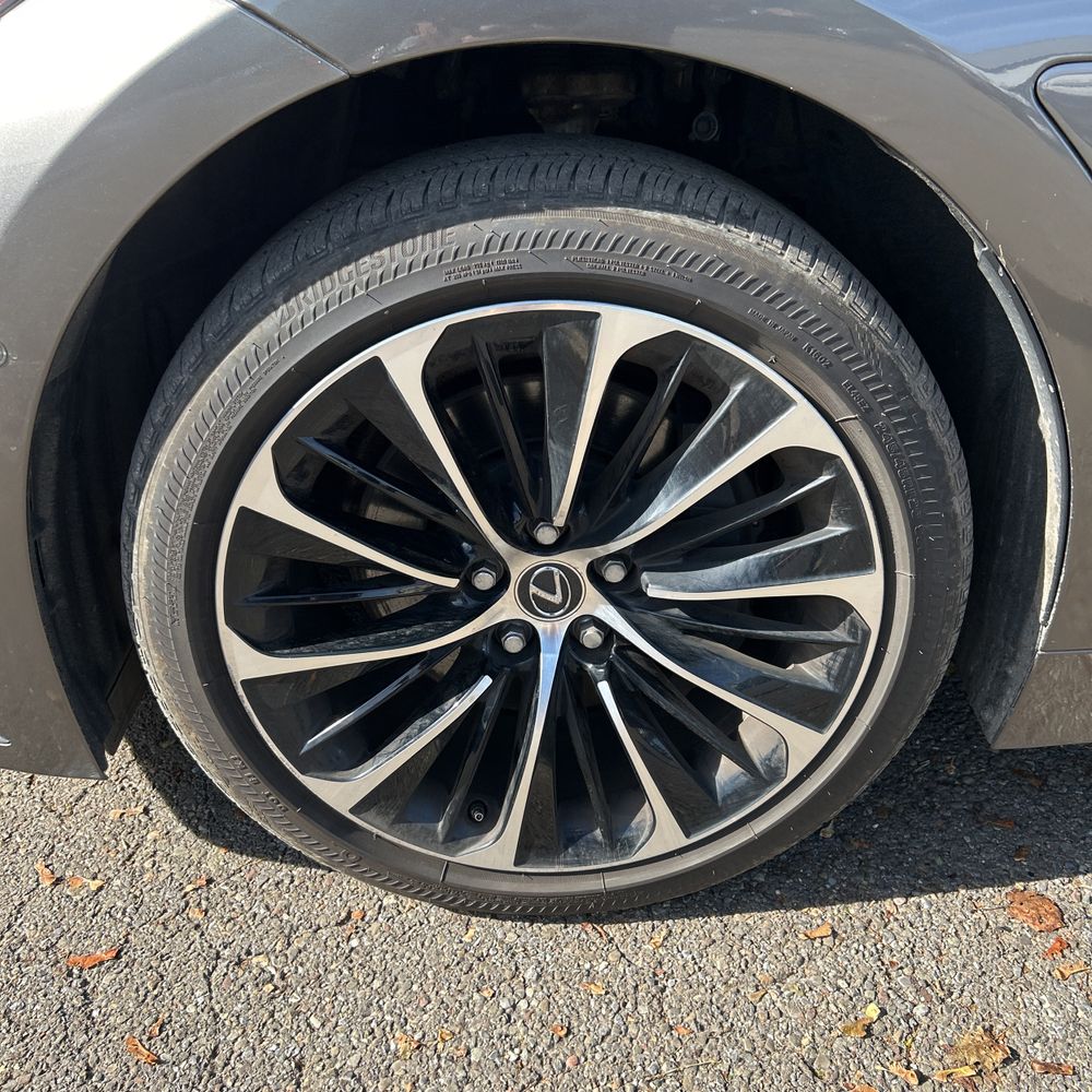 2022 Lexus LS 500h Base