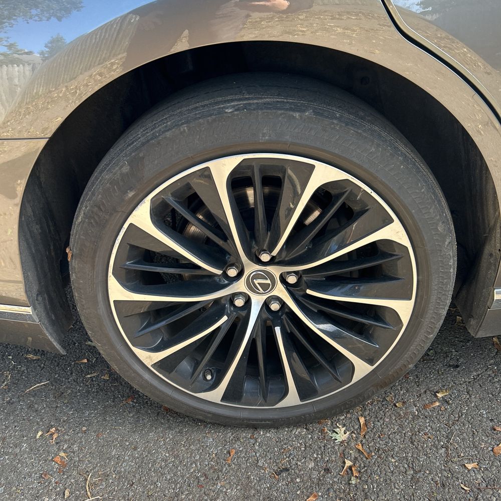 2022 Lexus LS 500h Base