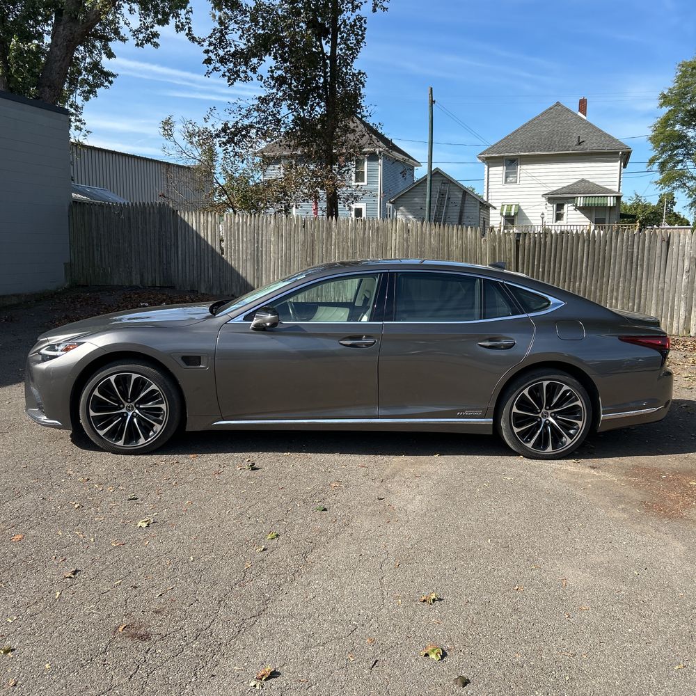 2022 Lexus LS 500h Base