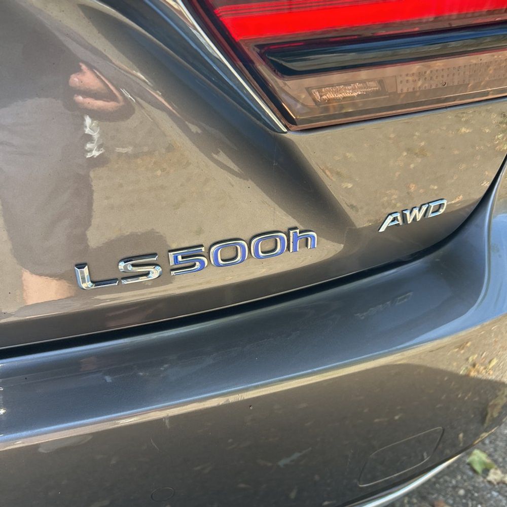 2022 Lexus LS 500h Base