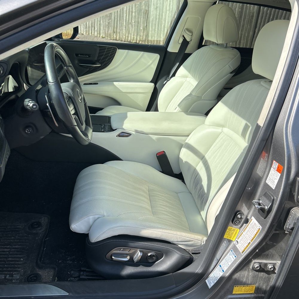 2022 Lexus LS 500h Base