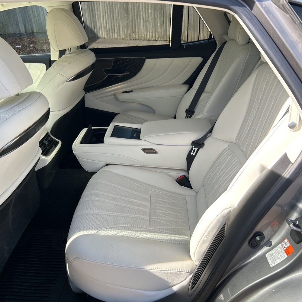 2022 Lexus LS 500h Base