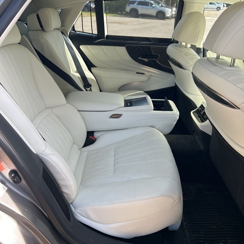 2022 Lexus LS 500h Base