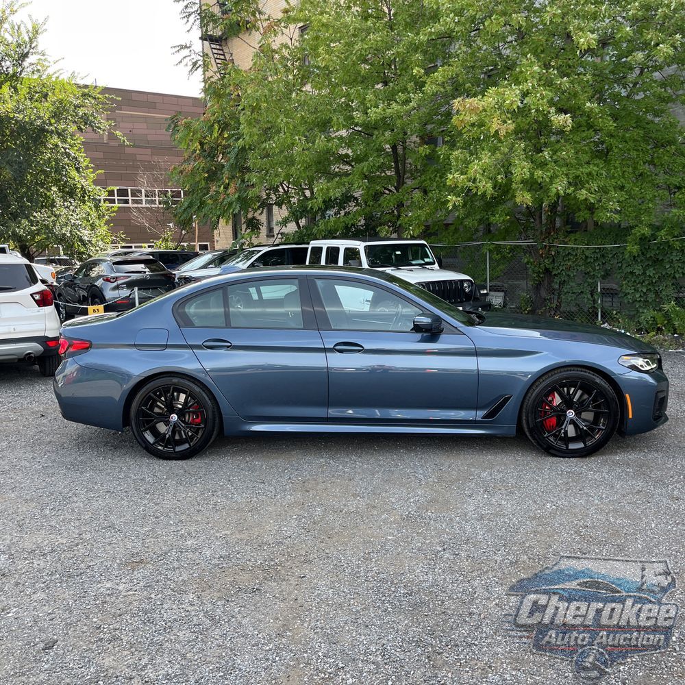 2023 BMW 5-Series M550xi