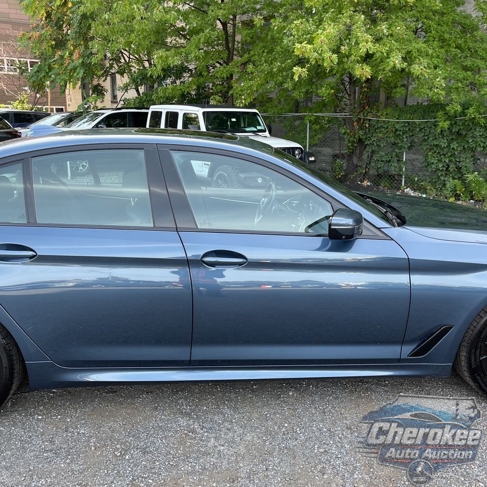 2023 BMW 5-Series M550xi