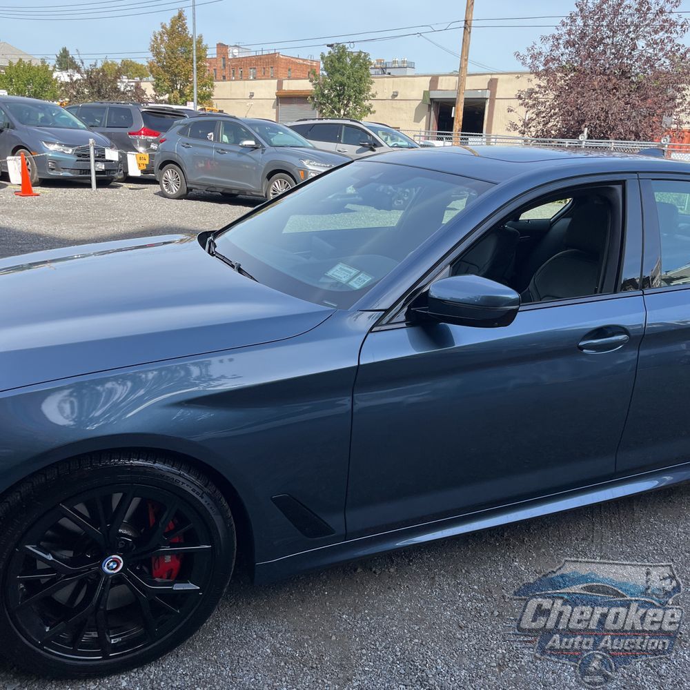 2023 BMW 5-Series M550xi