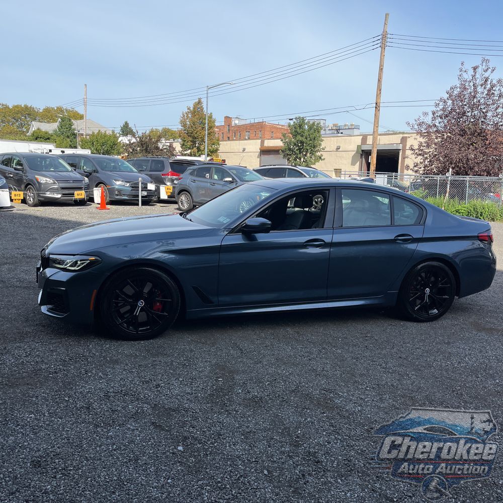 2023 BMW 5-Series M550xi