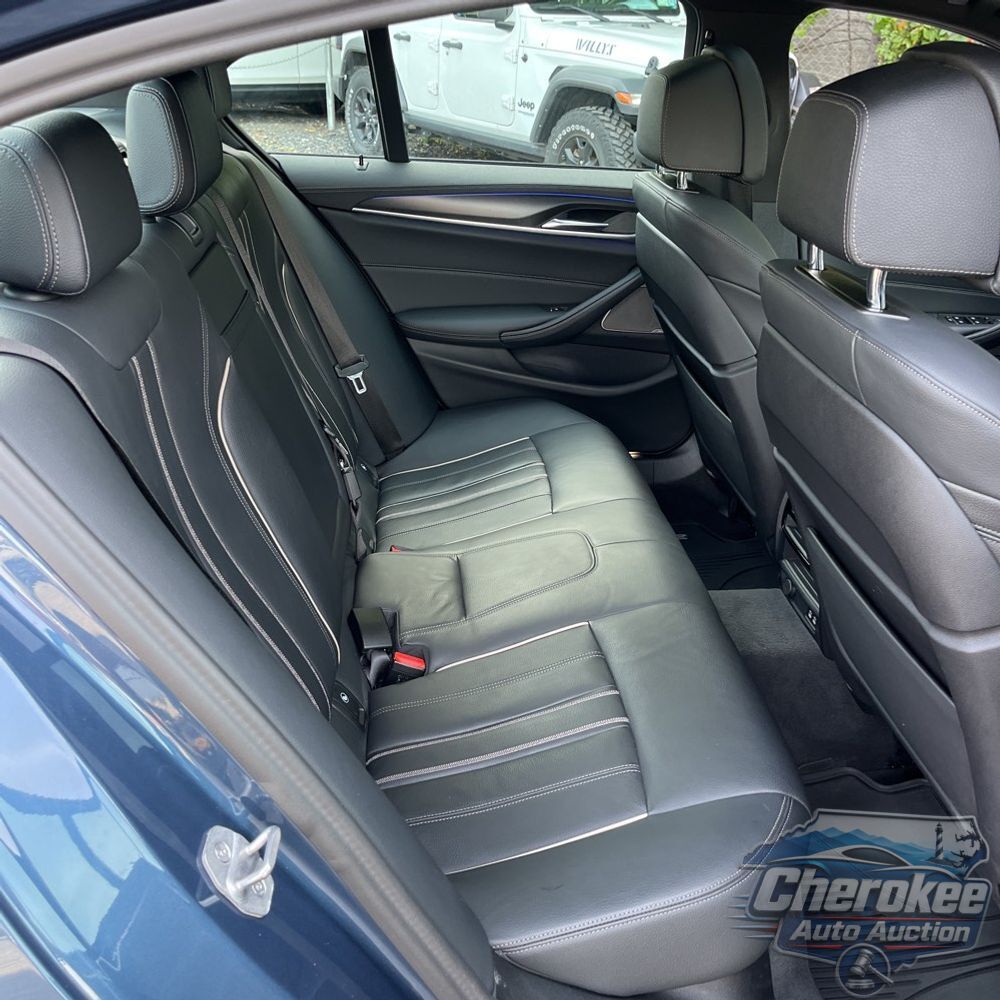 2023 BMW 5-Series M550xi