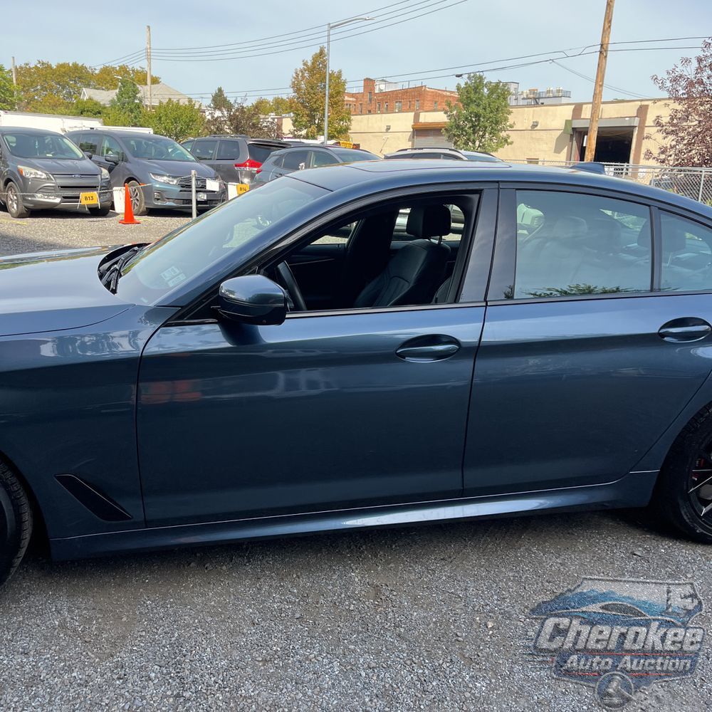 2023 BMW 5-Series M550xi