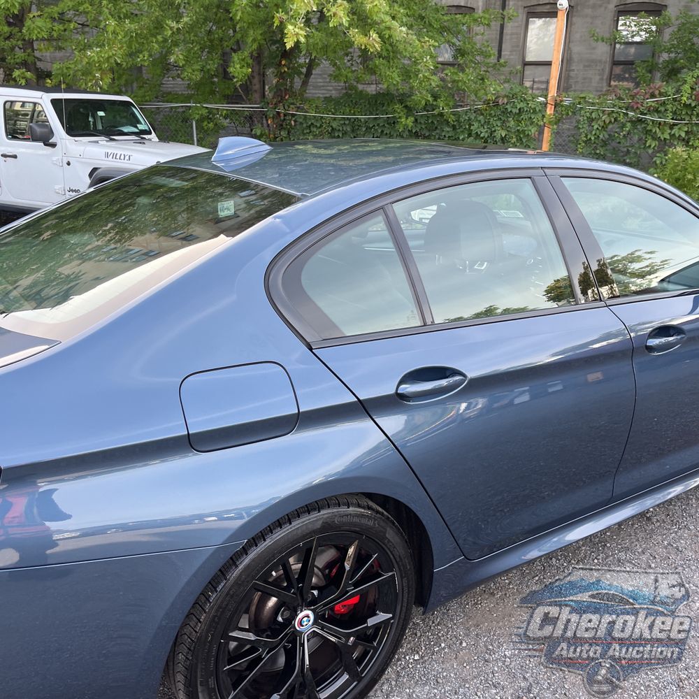 2023 BMW 5-Series M550xi