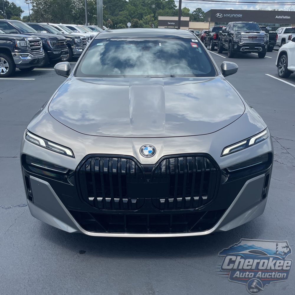 2023 BMW 7-Series 740i