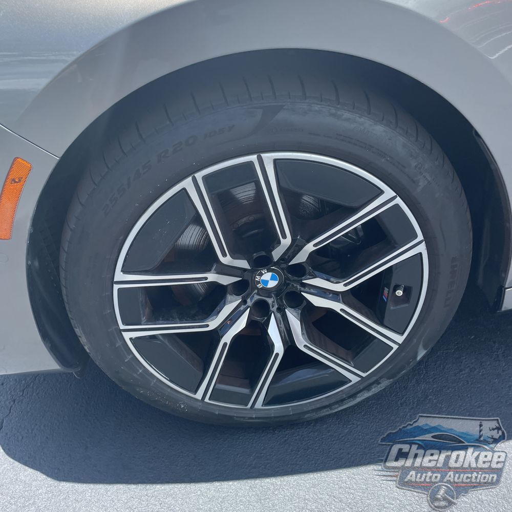 2023 BMW 7-Series 740i