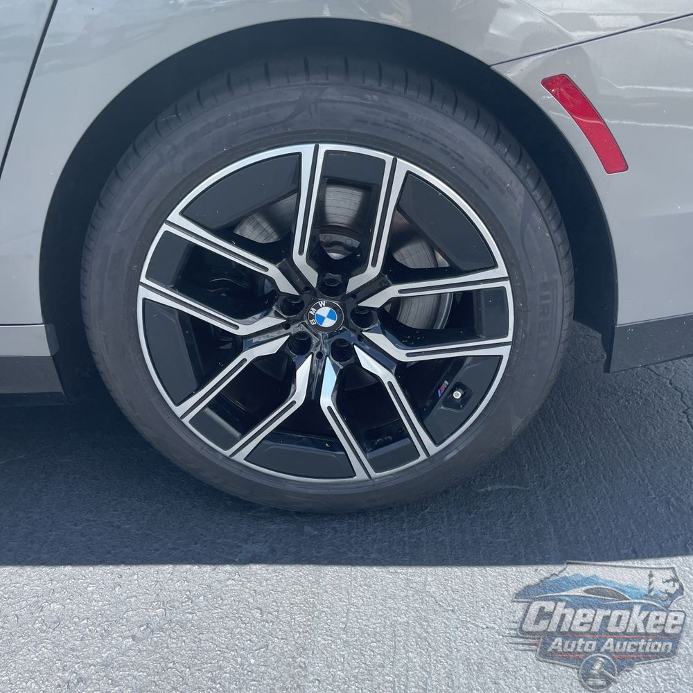 2023 BMW 7-Series 740i