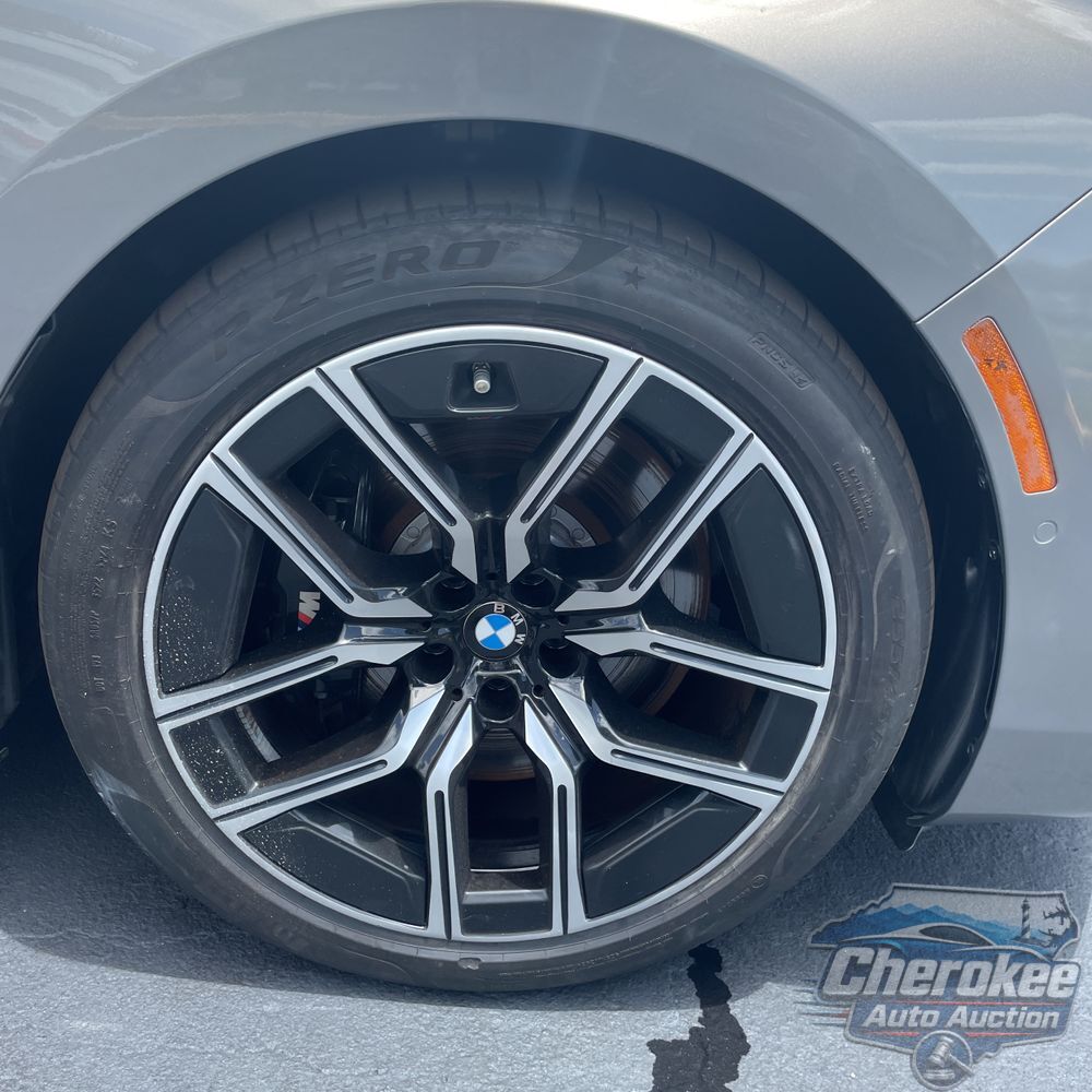 2023 BMW 7-Series 740i