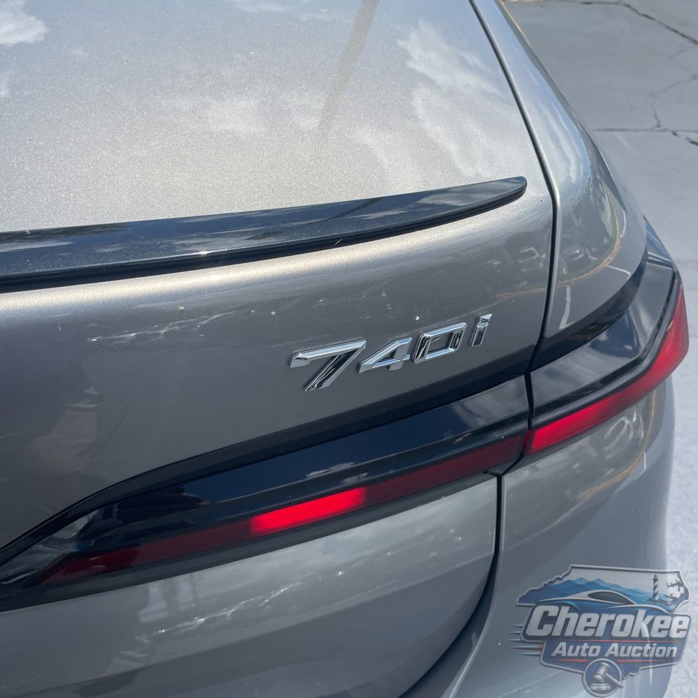 2023 BMW 7-Series 740i
