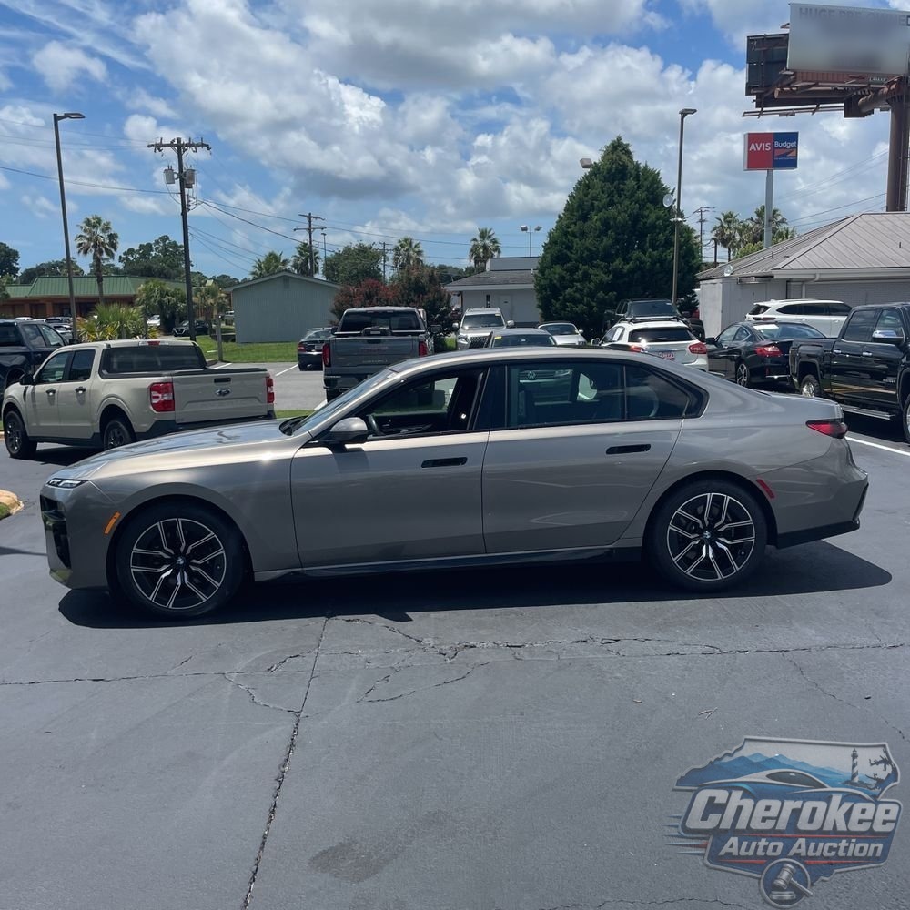 2023 BMW 7-Series 740i