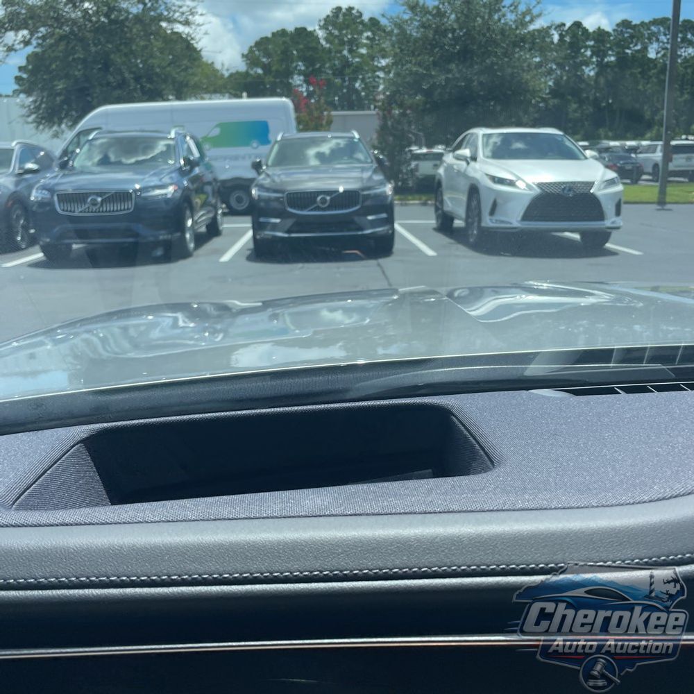 2023 BMW 7-Series 740i