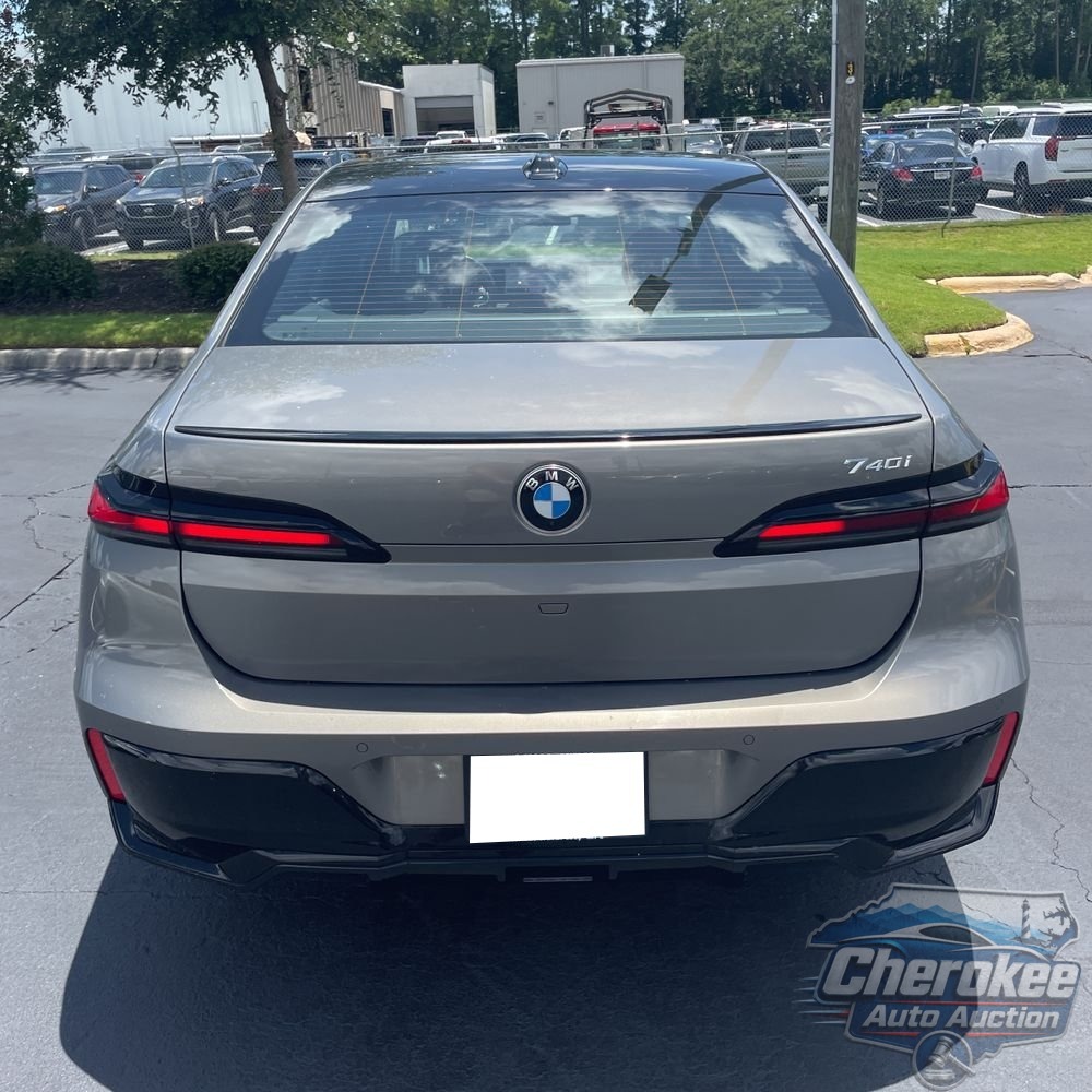 2023 BMW 7-Series 740i