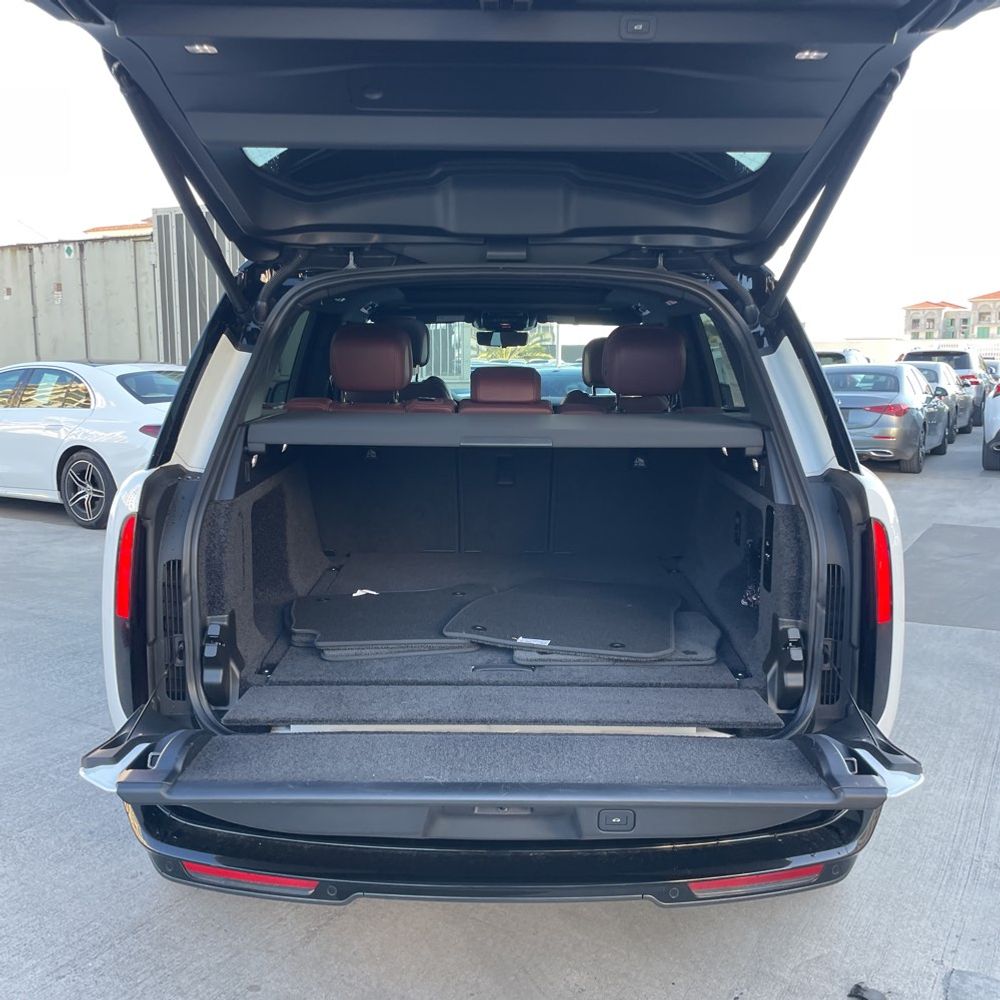 2023 Land Rover Range Rover P530 SE