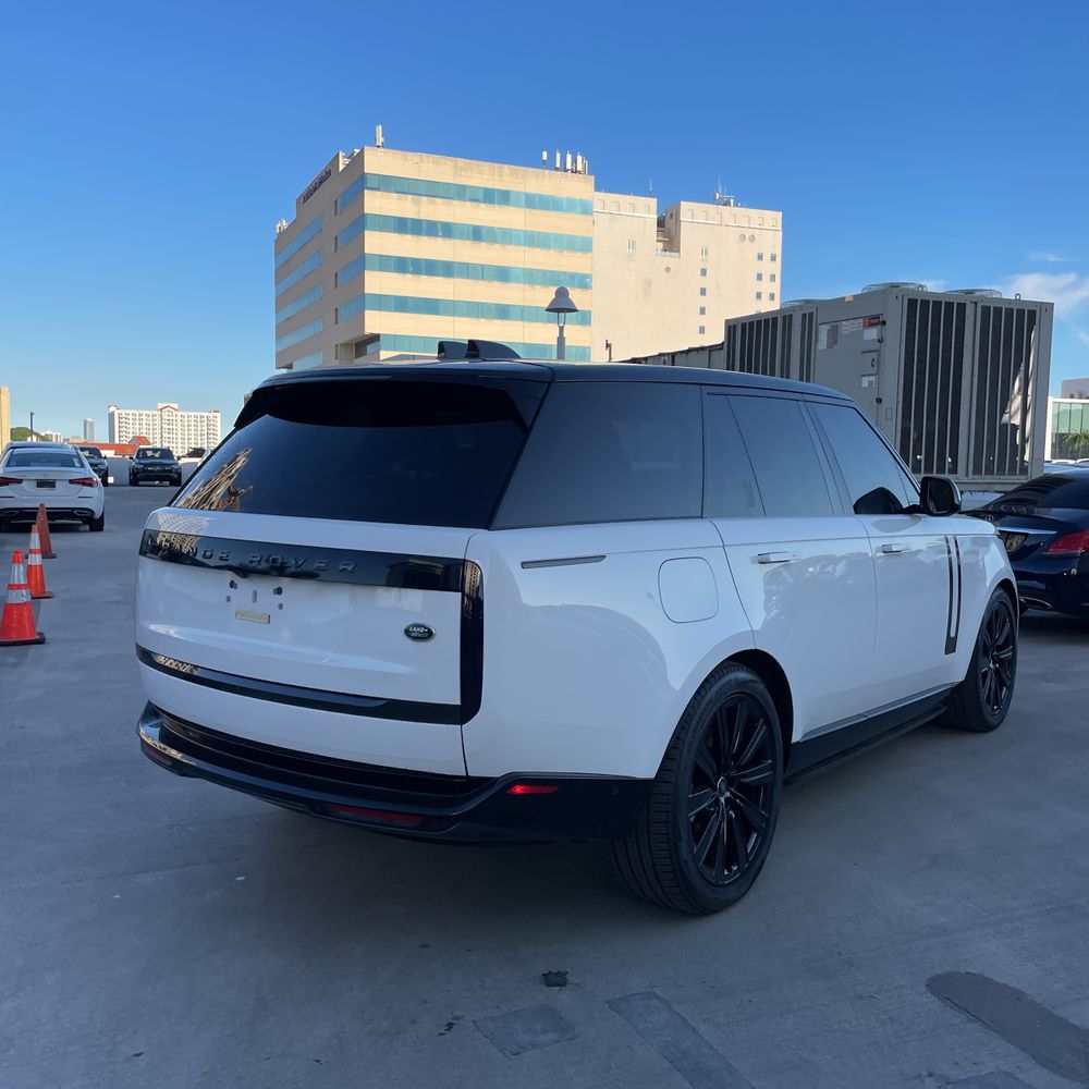 2023 Land Rover Range Rover P530 SE