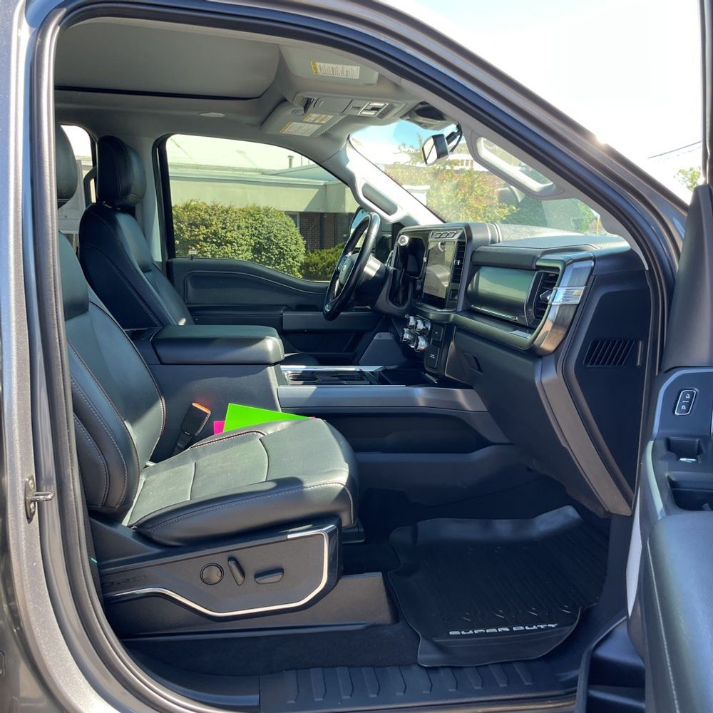 2023 Ford F250 S/D Lariat