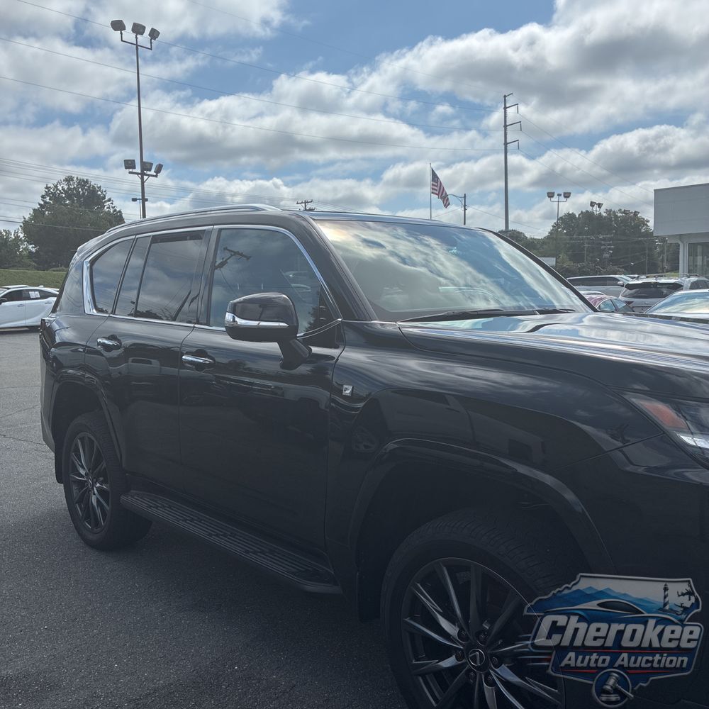2022 Lexus LX 600 F SPORT Handling