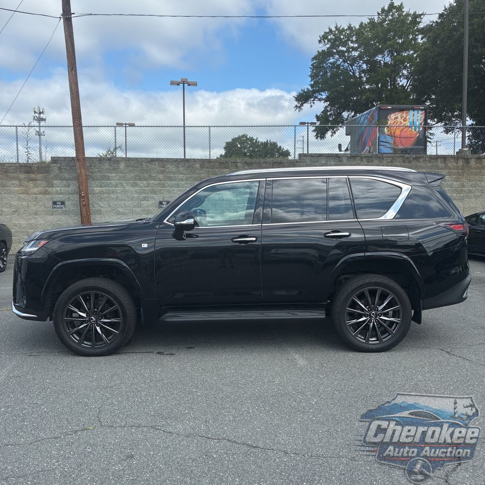 2022 Lexus LX 600 F SPORT Handling