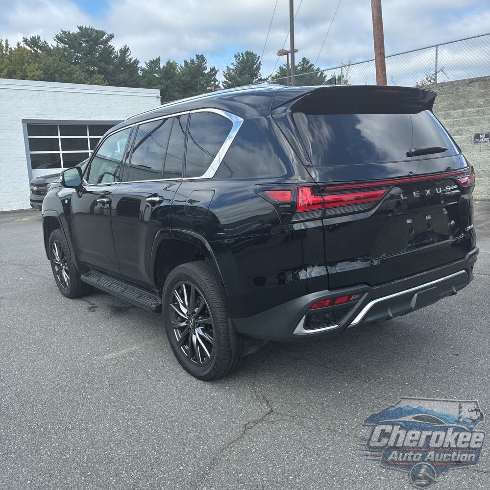 2022 Lexus LX 600 F SPORT Handling