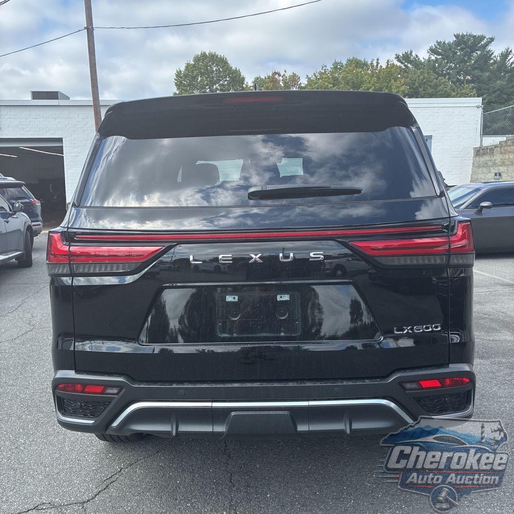 2022 Lexus LX 600 F SPORT Handling
