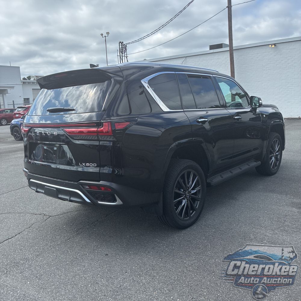 2022 Lexus LX 600 F SPORT Handling